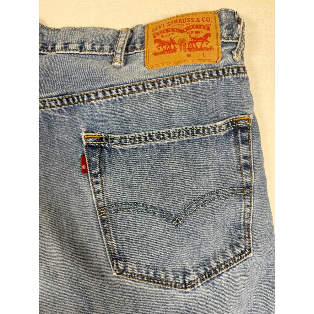 Levis 550 Relaxed Fit Tapered Leg Light Wash Blue Denim Jeans Mens 42x32 - Picture 8 of 12